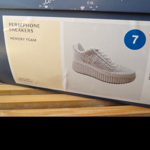 Universal Thread Persephone White Sneakers Memory Foam Women's Size 7 - Picture 14 of 14